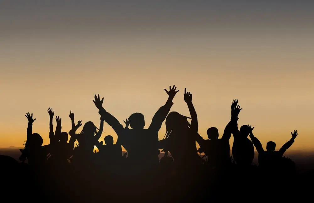 human-silhouettes-outside-dark (1)